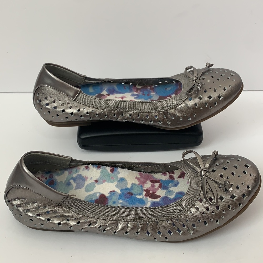 Vionic Spark Surin Silver Ballet 7.5 Sandal Flats